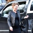 Katherine Heigl enceinte est allée dîner pour Thanksgiving avec son mari Josh Kelley et ses filles Nancy et Adalaide à Malibu, le 24 novembre 2016
