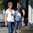 Katherine Heigl enceinte est allée déjeuner avec son mari Josh Kelley et sa mère Nancy à Los Feliz, le 17 octobre 2016
