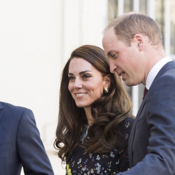 La duchesse Catherine de Cambridge, le prince William et le prince Harry étaient réunis le 17 janvier 2017 à l'Institut d'art contemporain de Londres pour une réunion de leur association Heads Together en vue du marathon de Londres au mois d'avril, où Heads Together sera l'Association de l'année.