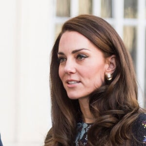 La duchesse Catherine de Cambridge, le prince William et le prince Harry étaient réunis le 17 janvier 2017 à l'Institut d'art contemporain de Londres pour une réunion de leur association Heads Together en vue du marathon de Londres au mois d'avril, où Heads Together sera l'Association de l'année.