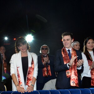 La princesse Stéphanie de Monaco entourée de ses enfants Camille Gottlieb, Pauline Ducruet et Louis Ducruet (avec sa compagne Marie) lors du 40e Festival International du Cirque de Monte-Carlo au chapiteau de Fontvieille à Monaco, le 15 janvier 2016. © Charly Gallo/ Pool Monaco/Bestimage