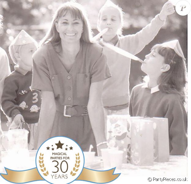 Party Pieces, la société de Carole Middleton, mère de Kate, Pippa et James, fête en 2017 son 30e anniversaire. Pour marquer cet événement, Carole a publié un texte retraçant cette aventure, illustré par cette photo figurant sa fille Catherine à 7 ans.