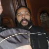 Belgique, Dieudonné condamné à deux mois de prison ferme en appel pour incitation à la haine raciale - L'humoriste Dieudonné quitte une salle du palais de justice à Paris, le 4 février 2015. Il est condamné à 30 000 euros d'amende pour "apologie du terrorisme" dans un message posté sur Facebook dans lequel il a écrit, après les attentats islamistes de début janvier à Paris, "Je me sens Charlie Coulibaly".