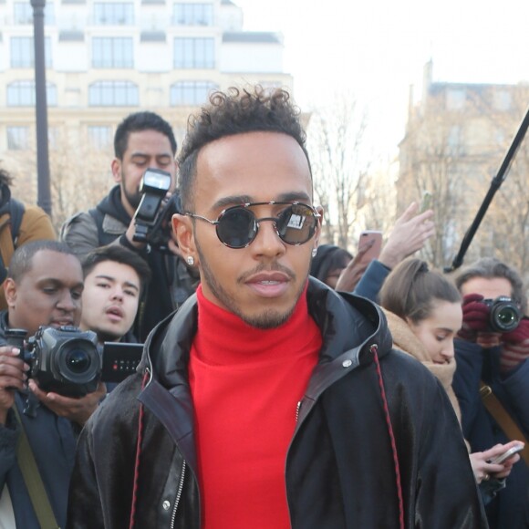 Lewis Hamilton - Arrivées au défilé de mode "Dior Homme", collection Hommes Automne-Hiver 2017/2018 au Grand Palais à Paris. Le 21 janvier 2017