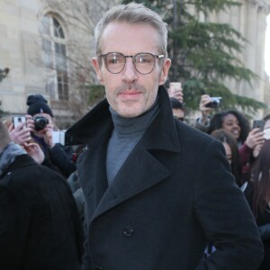 Lambert Wilson - Arrivées au défilé de mode "Dior Homme", collection Hommes Automne-Hiver 2017/2018 au Grand Palais à Paris. Le 21 janvier 2017