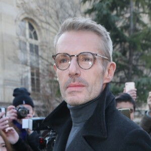 Lambert Wilson - Arrivées au défilé de mode "Dior Homme", collection Hommes Automne-Hiver 2017/2018 au Grand Palais à Paris. Le 21 janvier 2017