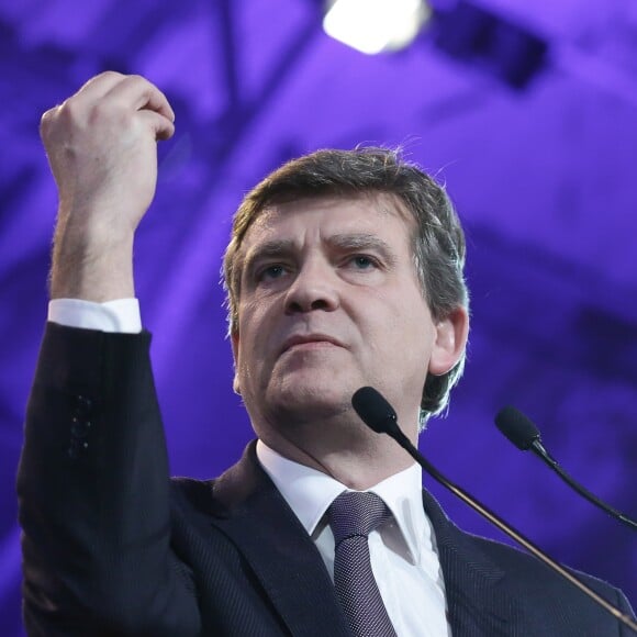 Arnaud Montebourg - Meeting de Arnaud Montebourg, candidat à la primaire du parti socialiste pour les élections présidentielles au Gymnase Jean Jaurès à Paris le 18 janvier 2017. © Stéphane Lemouton/Bestimage