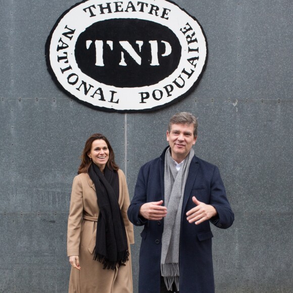 Le candidat à la primaire du Parti Socialiste pour les élections présidentielles Arnaud Montebourg et sa compagne Aurélie Filipetti visitent le "Pôle Pixel" à Villeurbanne accompagnés du président du "Pôle Pixel" Grégory Faes, à Villeurbanne , dans la banlieue lyonnaise, le 10 novembre 2016. © Vincent Dargent/Bestimage