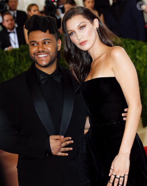 Bella Hadid et son compagnon The Weeknd à la Soirée Costume Institute Benefit Gala 2016 (Met Ball) sur le thème de "Manus x Machina" au Metropolitan Museum of Art à New York, le 2 mai 2016. © Charles Guerin/Bestimage