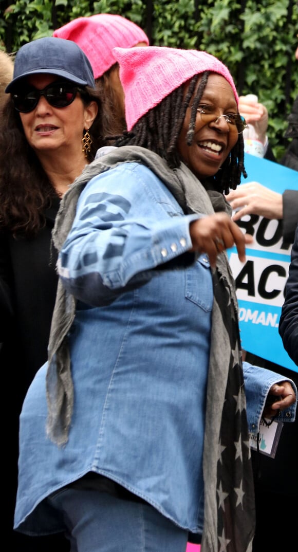 Whoopi Goldberg lors de la ‘marche des femmes' contre Trump à New York, le 21 janvier 2017 © Nancy Kaszerman via Zuma/Bestimage
