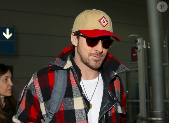 Ryan Gosling arrive à l'aéroport de Roissy Charles de Gaulle pour faire la promotion du film "La La Land" à Paris le 10 janvier 2017.
