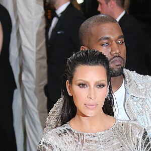 Kim Kardashian et son mari Kanye West à la Soirée Costume Institute Benefit Gala 2016 (Met Ball) sur le thème de "Manus x Machina" au Metropolitan Museum of Art à New York, le 2 mai 2016.