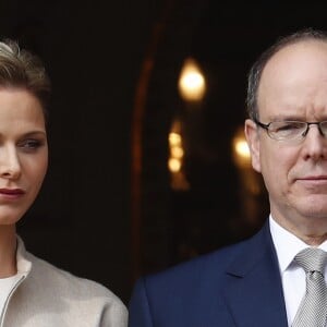 La princesse Charlene et le prince Albert II de Monaco au balcon du palais princier lors de la procession de la fête de sainte Dévote à Monaco le 27 janvier 2017. Le prince Jacques et la princesse Gabriella étaient avec eux. © Jean-Charles Vinaj/Pool restreint Monaco/Bestimage