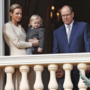 La princesse Charlene et le prince Albert II de Monaco au balcon du palais princier lors de la procession de la fête de sainte Dévote à Monaco le 27 janvier 2017. Le prince Jacques et la princesse Gabriella étaient avec eux. © Jean-Charles Vinaj/Pool restreint Monaco/Bestimage