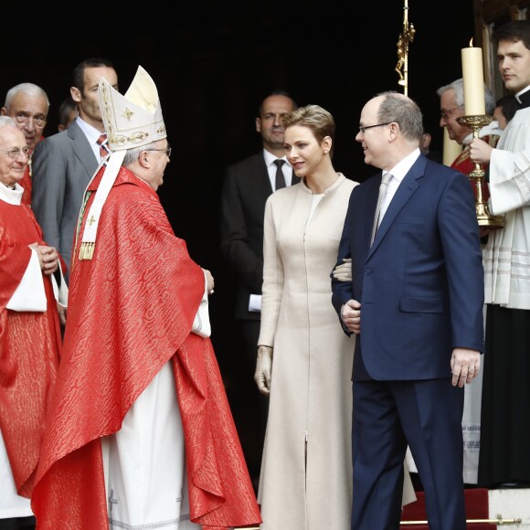 Le prince Albert II de Monaco et la princesse Charlene quittant la cathédrale de Monaco après la messe de la fête de sainte Dévote à Monaco, le 27 janvier 2017. © Jean-Charles Vinaj/Pool restreint Monaco/Bestimage