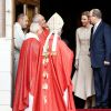 Le prince Albert II de Monaco et la princesse Charlene devant la cathédrale de Monaco au matin de la messe de la fête de sainte Dévote à Monaco, le 27 janvier 2017. © Olivier Huitel/Pool restreint Monaco/Bestimage