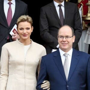 Le prince Albert II de Monaco et la princesse Charlene devant la cathédrale de Monaco au matin de la messe de la fête de sainte Dévote à Monaco, le 27 janvier 2017. © Olivier Huitel/Pool restreint Monaco/Bestimage