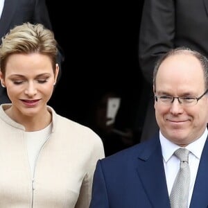 Le prince Albert II de Monaco et la princesse Charlene devant la cathédrale de Monaco au matin de la messe de la fête de sainte Dévote à Monaco, le 27 janvier 2017. © Olivier Huitel/Pool restreint Monaco/Bestimage