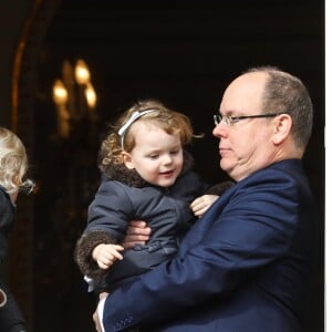 La princesse Charlene et le prince Albert II de Monaco au balcon du palais princier lors de la procession de la fête de sainte Dévote à Monaco le 27 janvier 2017. Le prince Jacques et la princesse Gabriella étaient avec eux. © Olivier Huitel / Pool restreint Monaco / Bestimage