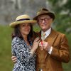 John Hurt et sa femme Anwen Rees-Myers le 17 juillet 2015 au château de Windsor, après que l'acteur britannique a été anobli par la reine Elizabeth II. Sir John Hurt, fameux pour ses rôles dans Midnight Express, Alien, Elephant Man ou encore Harry Potter, est mort le 25 janvier 2017 à son domicile dans le Norfolk, des suites d'un cancer du pancréas.