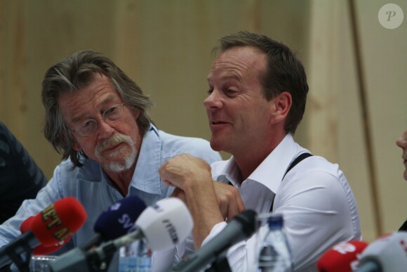 John Hurt et Kiefer Sutherland lors d'une conférence de presse du film Melancholia en Suède le 26 juillet 2010.