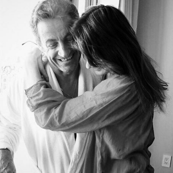 Carla Bruni-Sarkozy souhaite un joyeux anniversaire à son époux Nicolas sur Instagram le 28 janvier 2017.