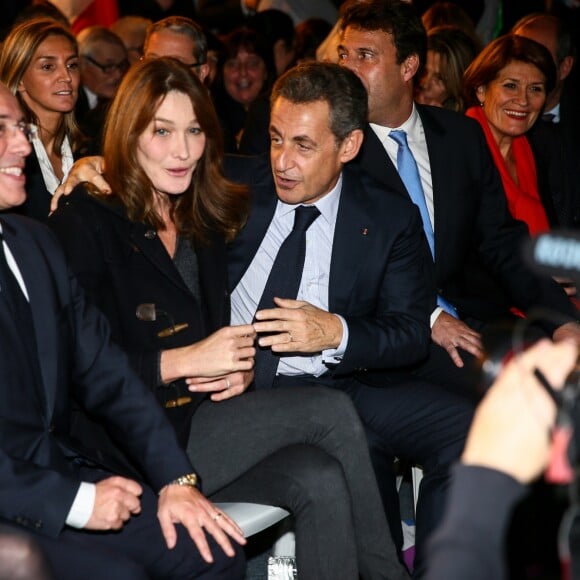 Eric Ciotti, Carla Bruni-Sarkozy, son mari Nicolas Sarkozy, Sylvain Berrios, Claude Greff - Carla Bruni-Sarkozy assiste au meeting de son mari Nicolas Sarkozy à Saint-Maur-des-Fossés le 14 novembre 2016.