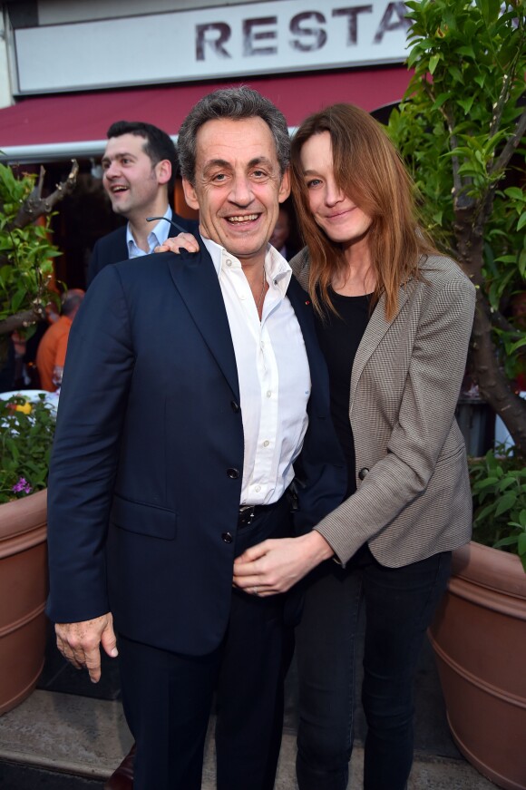 Semi-Exclusif - Nicolas Sarkozy et sa femme Carla Bruni-Sarkozy sont allés diner au restaurant "La Petite Maison" après avoir participé aux Journées d'études du Parti Populaire Européen à l'hôtel Méridien à Nice, le 1er juin 2016.