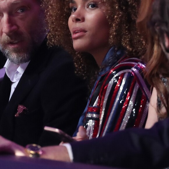 Vincent Cassel et sa compagne Tina Kunakey au défilé "Victoria's Secret Paris 2016" au Grand Palais à Paris, le 30 novembre 2016. © Cyril Moreau/Bestimage