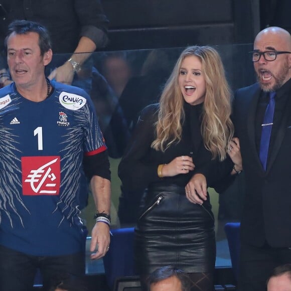 Jean-Luc Reichmann, Pascal Obispo et sa femme Julie Hantson supporters survoltés lors du match de finale du mondial de handball, France - Norvège à l'AccorHotels Arena à Paris, France, le 29 janvier 2017. La France remporte le match 33-26. L'équipe de France décroche son 6ème titre mondial. © Cyril Moreau/Bestimage