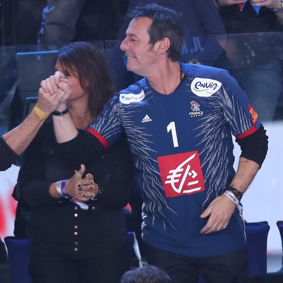 Patrick Bruel et Jean-Luc Reichmann complices lors du match de finale du mondial de handball, France - Norvège à l'AccorHotels Arena à Paris, France, le 29 janvier 2017. La France remporte le match 33-26. L'équipe de France décroche son 6ème titre mondial. © Cyril Moreau/Bestimage