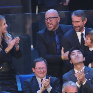 Pascal Obispo, sa femme Julie Hantson et Jean-Claude Blanc lors du match de finale du mondial de handball, France - Norvège à l'AccorHotels Arena à Paris, France, le 29 janvier 2017. La France remporte le match 33-26. L'équipe de France décroche son 6ème titre mondial. © Cyril Moreau/Bestimage