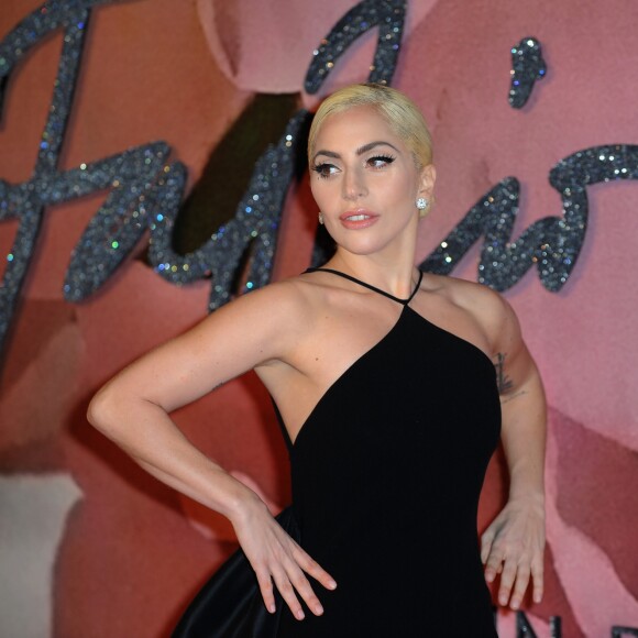 Lady Gaga aux British Fashion Awards 2016 à Londres, le 5 décembre 2016.