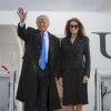 Donald Trump arrive pour son investiture avec sa femme Melania Trump à la Base Air Force Andrews, Maryland, etats-Unis, le 19 janvier 2017.