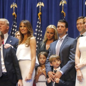 Donald Trump et sa famille Ivanka Trump, et son mari Jared Kushner, Tiffany Trump, Donald Trump Jr, sa femme Vanessa Haydon, Melania Trump et son fils Barron lors de sa déclaration de candidature à l'investiture républicaine pour la présidentielle de 2016 lors d'une conférence à New York, le 16 juin 2015.