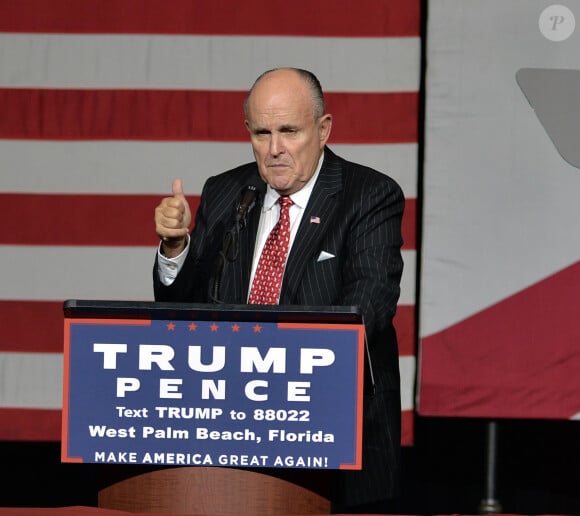 L'ancien maire de New York, Rudolph Rudy Giuliani au centre South Florida Fairgrounds à West Palm Beach, Floride, Etats-Unis, le 13 octobre 2016.