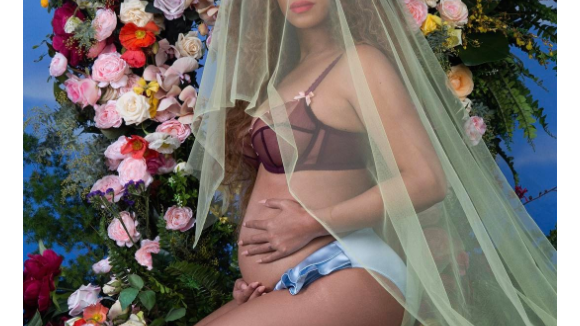 Beyoncé enceinte de jumeaux : elle annonce sa grossesse en photo !