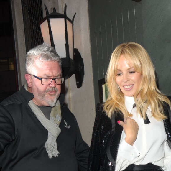 Kylie Minogue et son compagnon Joshua Sasse arrivent au restaurant "The Ivy" à Londres, le 7 décembre 2016.