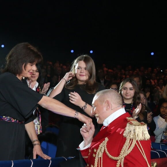 La princesse Stéphanie de Monaco entre ses filles Pauline Ducruet et Camille Gottlieb - La famille princière de Monaco lors du 41ème Festival International du Cirque de Monte-Carlo, le 20 janvier 2017. © Pool/Frédéric Nebinger Monaco/Bestimage