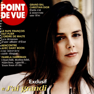 Pauline Ducruet, fille de la princesse Stéphanie de Monaco, fait la couverture de Point de Vue (n°3576 du 1er février 2017) et s'y confie en interview sur sa famille, sa vie à New York et son parcours de créatrice de mode en devenir.