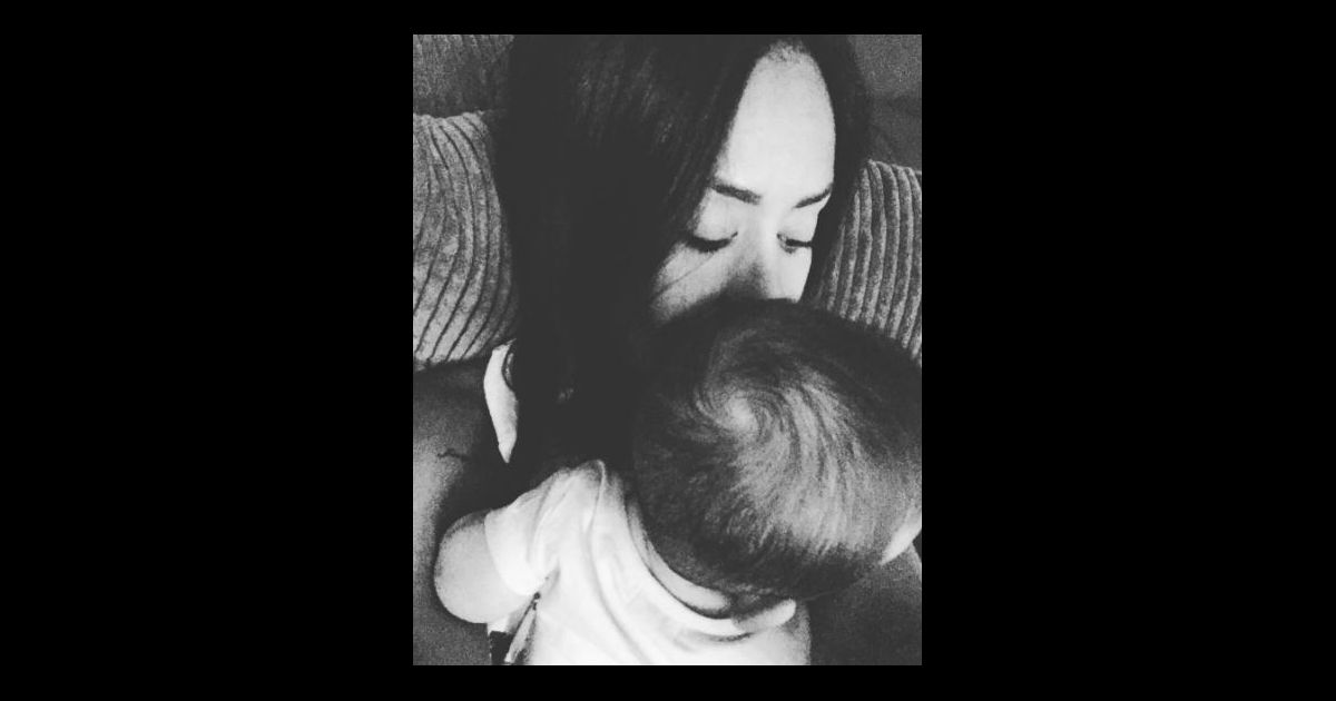 Amel Bent Pose Avec Sa Fille Sofia Sur Instagram Le 4 Février 2017 Purepeople 