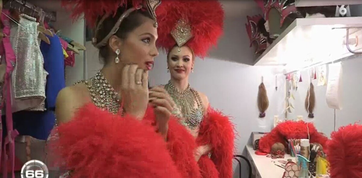 Photo : Iris Mittenaere avec une danseuse du Moulin-Rouge - "66 Minutes