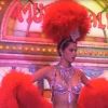 Iris Mittenaere apprend à porter son costume du Moulin-Rouge - "66 Minutes", dimanche 5 février 2017, M6