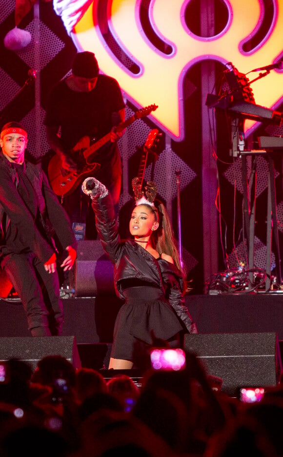 Ariana Grande en concert lors du "Power 96.1's iHeart Radio" présenté par Capital One à la salle Philips Arena à Atlanta, le 16 décembre 2016. © Alyssa Trofort/The Photo Access/Zuma Press/Bestimage