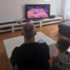Thierry Omeyer jouant au jeu vidéo Handball 17 avec son fils Loris le 20 décembre 2016, photo Facebook.