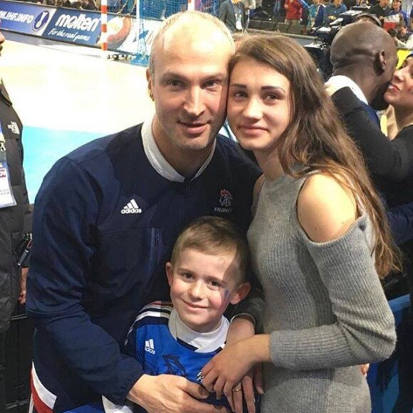 Thierry Omeyer avec ses enfants Loris et Manon lors du Mondial 2017 de handball à Paris, photo partagée sur Facebook et Instagram le 28 janvier 2017.