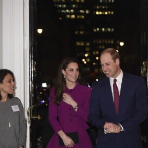 Le prince William et la duchesse Catherine de Cambridge avaient rendez-vous à Londres dans la soirée du 6 février 2017 avec des journalistes santé de la Guild of Health Writers à l'occasion d'une conférence sur le thème "L'épidémie d'anxiété", en lien avec l'action de leur campagne Heads Together en faveur de la santé mentale.