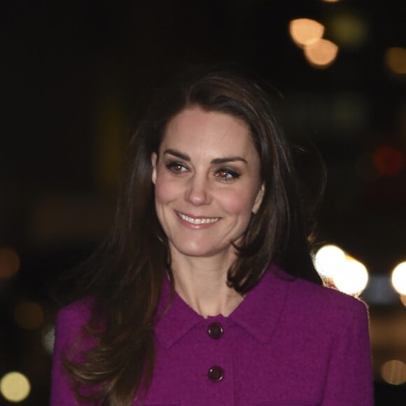 La duchesse Catherine de Cambridge et son mari le prince William avaient rendez-vous à Londres dans la soirée du 6 février 2017 avec des journalistes santé de la Guild of Health Writers à l'occasion d'une conférence sur le thème "L'épidémie d'anxiété", en lien avec l'action de leur campagne Heads Together en faveur de la santé mentale.