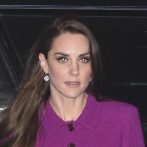 La duchesse Catherine de Cambridge et son mari le prince William avaient rendez-vous à Londres dans la soirée du 6 février 2017 avec des journalistes santé de la Guild of Health Writers à l'occasion d'une conférence sur le thème "L'épidémie d'anxiété", en lien avec l'action de leur campagne Heads Together en faveur de la santé mentale.