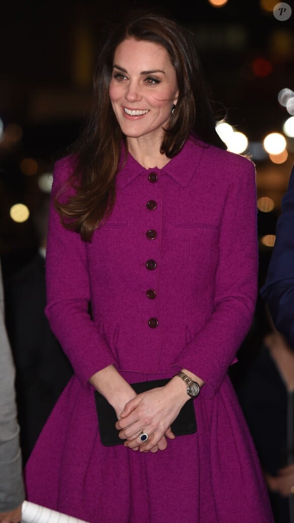 La duchesse Catherine de Cambridge et son mari le prince William avaient rendez-vous à Londres dans la soirée du 6 février 2017 avec des journalistes santé de la Guild of Health Writers à l'occasion d'une conférence sur le thème "L'épidémie d'anxiété", en lien avec l'action de leur campagne Heads Together en faveur de la santé mentale.